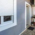 2 Bedroom Stunning In Apartamento