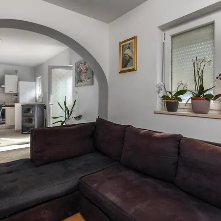 2 Bedroom Awesome In